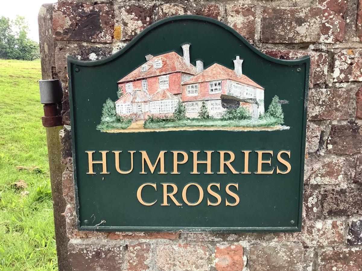 Humphries Cross Apartments ไรย์ ภายนอก รูปภาพ